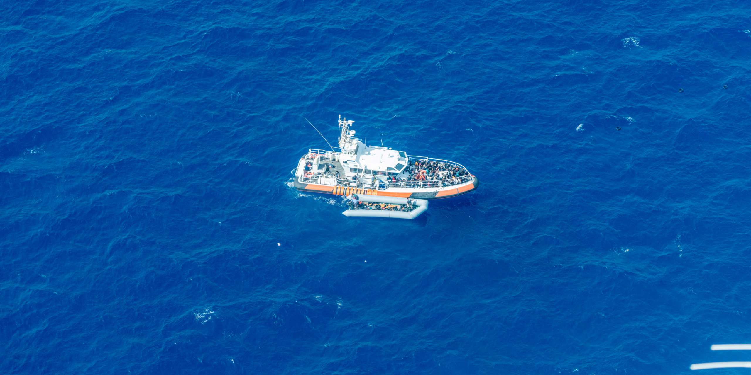 Foto: Paul Wagner So-called Libyan coastguard pulling back about 70 people